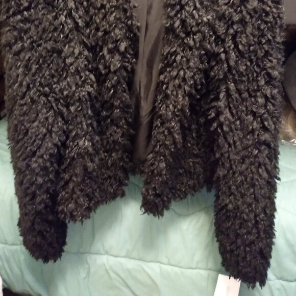 UGG Lorrena Faux Fur Jacket - Picture 2 of 9